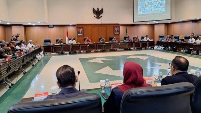 
 Sekelompok Hakim Sampaikan Tuntutan ke Mahkamah Agung agar Tunjangan Jabatan Hakim Dinaikan 142%