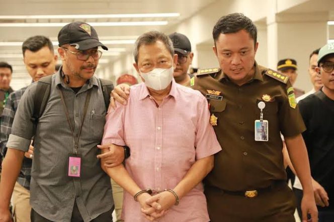 
 Tiba di Bandara Sorkarno Hatta, Kejagung Langsung Ciduk Hendry Lie