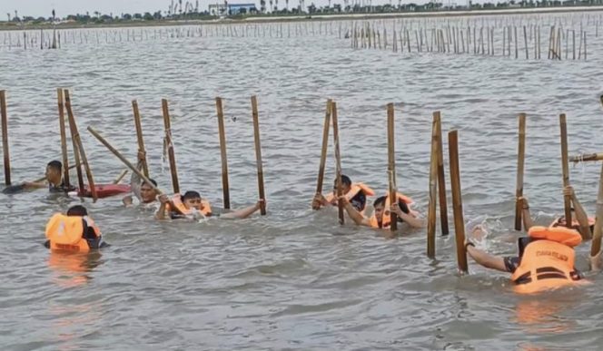 
 Pagar Laut Tangerang Dibongkar Pagi Tadi